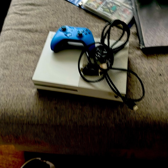 Console with Controller - White and Gray